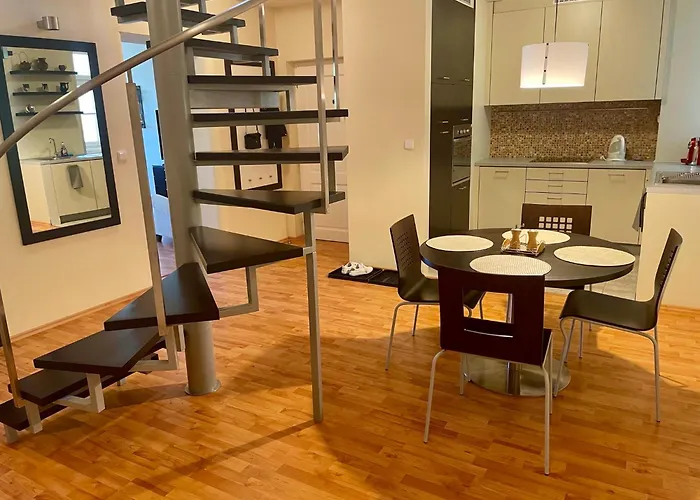 Huge Two Floor Apartment On The Park Colonnade With Free Parking For One Car, 160 Sqm