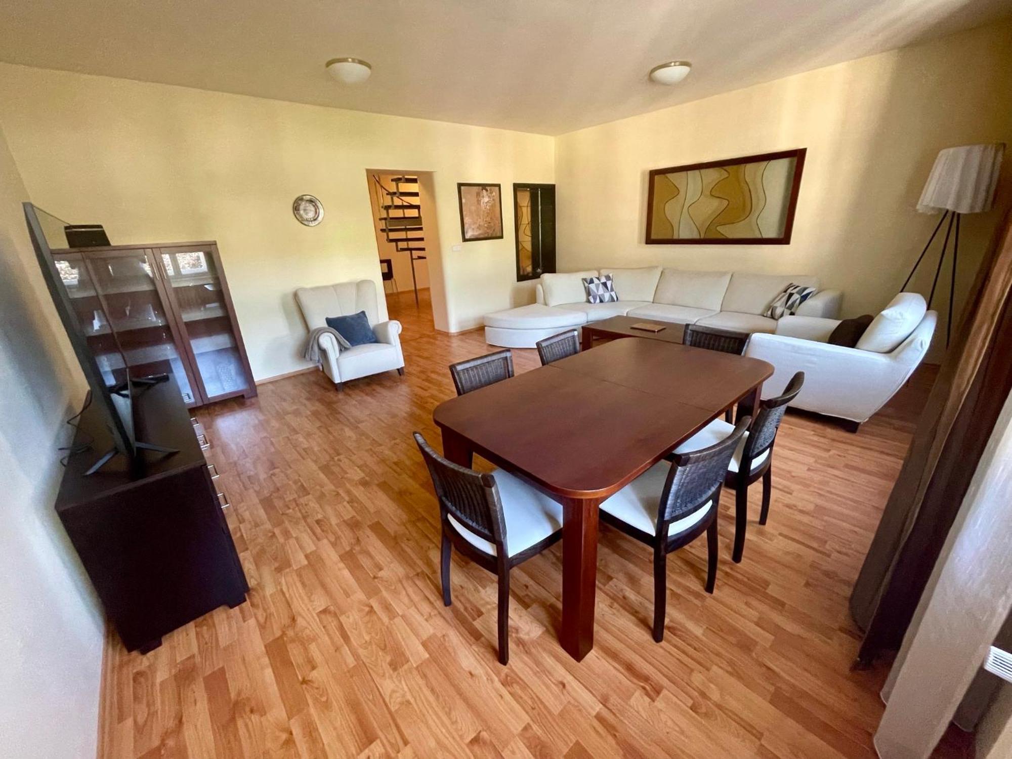 Huge Two Floor On The Park Colonnade With Free Parking For One Car, 160 Sqm * Karlovy Vary