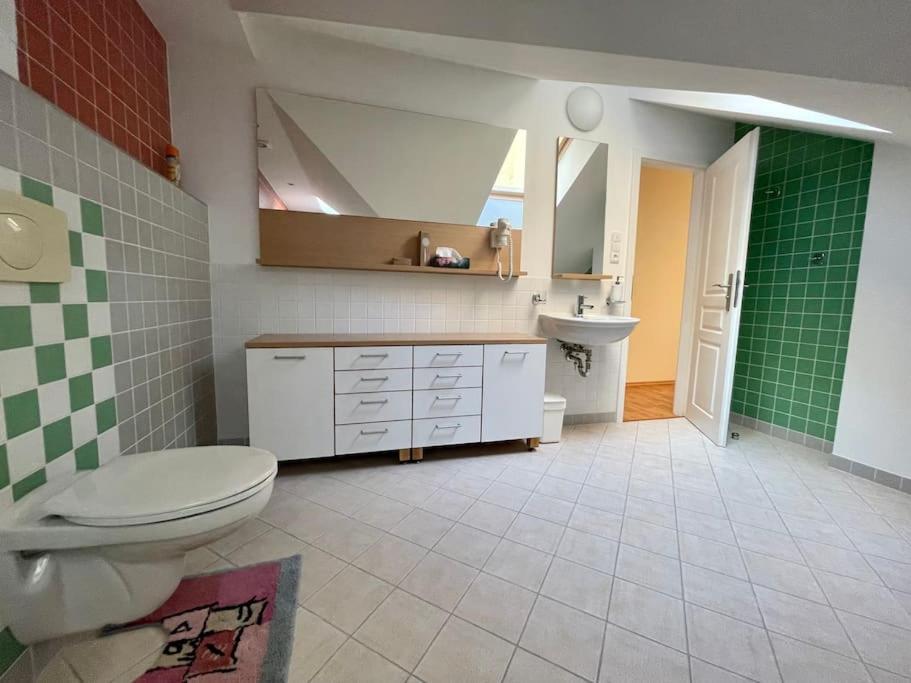 Apartment Huge Two Floor On The Park Colonnade With Free Parking For One Car, 160 Sqm