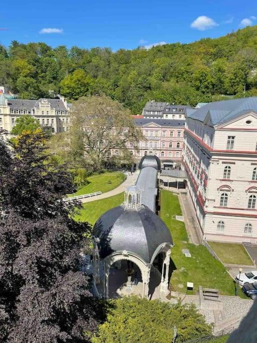Huge Two Floor On The Park Colonnade With Free Parking For One Car, 160 Sqm *