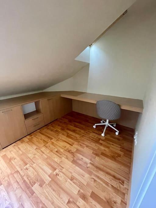 Apartment Huge Two Floor On The Park Colonnade With Free Parking For One Car, 160 Sqm *